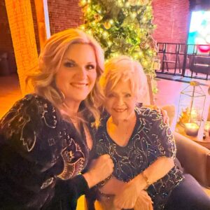 Trisha Yearwood Instagram - Just Rockin’ Around the Christmas Tree with little miss dynamite! Happy Birthday @officialbrendalee! I love you! xo