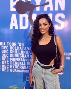 Tuhina Das Instagram - It was a “Night to Remember” ❤️🤗🎸🎫
🎷 #FanGirl
#summerof69 #mumbaiconcert #bryanadams #tuhinadas