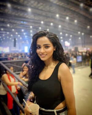Tuhina Das Instagram - It was a “Night to Remember” ❤️🤗🎸🎫
🎷 #FanGirl
#summerof69 #mumbaiconcert #bryanadams #tuhinadas