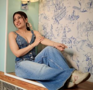 Tulsi Kumar Instagram - 💙 
#punjabimunde