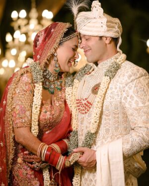 Twinkle R. Vasisht Instagram - Hey hubby! Looks like we finally got our bollywood style moments after all🥰😍😍

Bride @shyamalbhumika 
Groom @bharat_reshma 
Photography @sourabhkatariaphotography