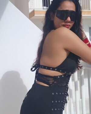 Twinkle R. Vasisht Instagram - Coz photoshoot is a must...😂🤣🥰😍