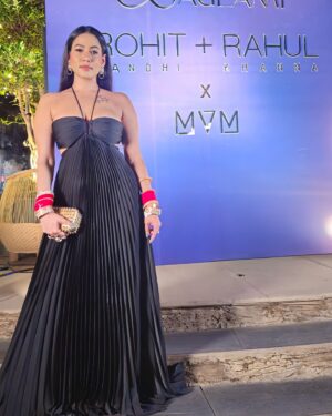 Twinkle R. Vasisht Instagram - What a lovely night @baglamibombay at @mvm.worldwide  with my darling hubby and my photographer🤣🥰😍 @harsh_tags 

Clutch @alexandermcqueen 
Dress:  puneetkapoorlabel

So good to meet you and thanks for having us @anil4ever2002