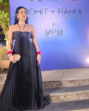 Twinkle R. Vasisht Instagram - What a lovely night @baglamibombay at @mvm.worldwide  with my darling hubby and my photographer🤣🥰😍 @harsh_tags 

Clutch @alexandermcqueen 
Dress:  puneetkapoorlabel

So good to meet you and thanks for having us @anil4ever2002
