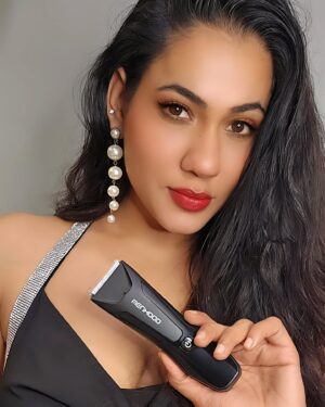 Twinkle R. Vasisht Instagram - Looking to enhance your couple's grooming routine? Discover the Menhood Trimmer! Achieve precision and style together, making self-care a luxurious shared experience. ✨👫