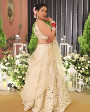 Twinkle R. Vasisht Instagram - Styled by:- @idivyeshtalaviya
Outfit by:- @rajesh_sarees
Styling Asst:- @vaidehi1312 @styledbydivyesh
#styledbydivyesh💫

Photography by @rahulmehra2958