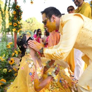 Twinkle R. Vasisht Instagram - Haldi ceremony❤️💥💫

Floral jewellery by @florenzaaflowers 

Photography by @sourabhkatariaphotography 

Mua @sonalii_makeup