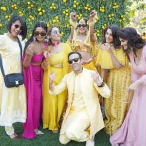 Twinkle R. Vasisht Instagram - Haldi ceremony❤️💥💫

Floral jewellery by @florenzaaflowers 

Photography by @sourabhkatariaphotography 

Mua @sonalii_makeup