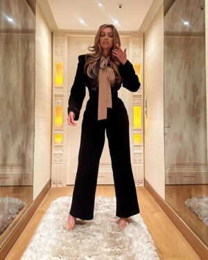 Tyra Banks Instagram - BowTy backed up. H2T. Snatched. Back at home… You like?