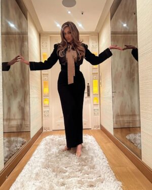 Tyra Banks Instagram - BowTy backed up. H2T. Snatched. Back at home… You like?