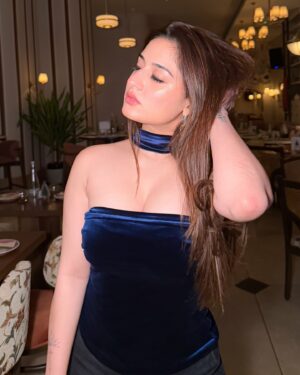 Uditi Singh Instagram - May the new year bring peace ,love & happiness ❤️