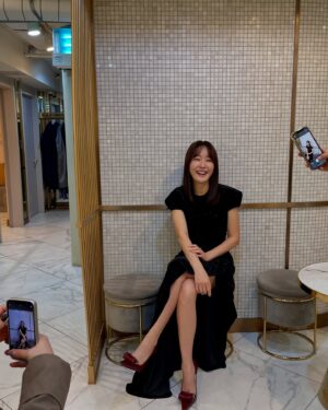 Uhm Ji-won Instagram - #apanstarawards 

수상하신 모든 분들 축하드립니다 👏
