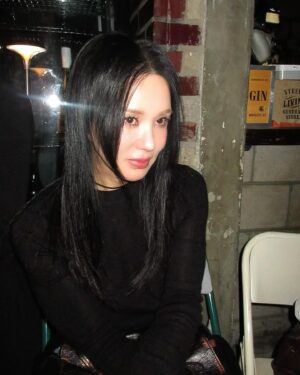Uhm Jung-hwa Instagram - 11월의 일상.  #crystalclear @z_fla_t