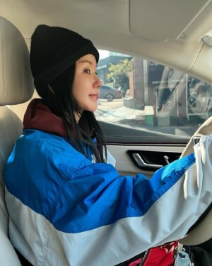 Uhm Jung-hwa Instagram - 11월의 일상.  #crystalclear @z_fla_t