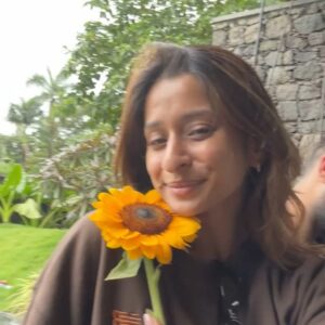 Unnati Malharkar Instagram - A fool for phools🌸♥️ this feeling is just something else🥰