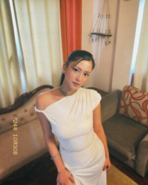 Upasana Singh Thakuri Instagram - 🤍 ⚡️
 .
 Wearing @__warsa