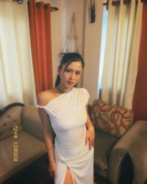Upasana Singh Thakuri Instagram - 🤍 ⚡️
 .
 Wearing @__warsa