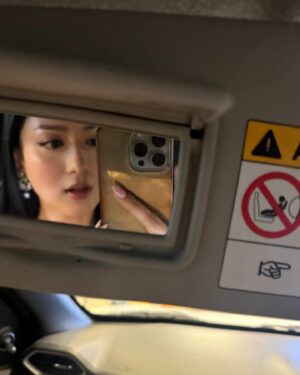 Upasana Singh Thakuri Instagram - 1,2,3 bhani din gandai 💭🤍 🎶 
#jhimjhimauneaankhale