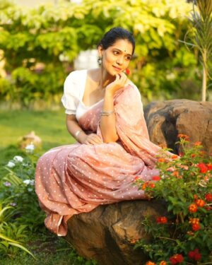 Urmilla Kothare Instagram - Celebrating the elegance, grace, and timeless beauty of the saree on this International Saree Day!

A symbol of our tradition, culture, and heritage that continues to inspire and empower us. 

Wearing:
1st Pink Saree by @moresha_sameera_dalvi , Shot by @saurabh_bhanage_photography_

2nd Peach Saree by @suta_bombay , shot by @sairaj.tandel

3rd Grey by @saudamini_handloom , shot by @ashwini.abhyankar.ghaisas

4th White Saree by @saudamini_handloom , shot by @ashwini.abhyankar.ghaisas

 #InternationalSareeDay #SareeNotSari #TraditionWithStyle #EleganceInEveryDrape