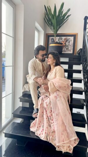 Urwa Hocane Instagram - Sharing a precious little glimpse from our life ! 💖

p.s. the last weekend before ramzan when Aara met her entire family at home for aqiqa and wore my first shoes my mother saved all these years ! 💫

#Alhumdulillah
