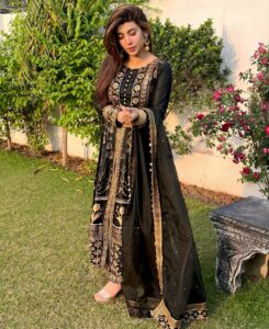 Actress Urwa Hocane HD Photos and Wallpapers July 2024