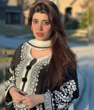Urwa Hocane Instagram - 37 weeks ✔️🤲🏻💓

p.s. because FS is back , my favourite photographer in the whole wide world ! ☺️