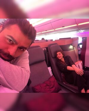 Urwa Hocane Instagram - Touchdown USA ! Had to have countless meals & photo sessions to pass 21 hours 🙈! Alhumdulillah ✈️🇺🇸❤️