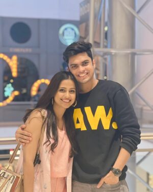 Vaibhavi Kapoor Instagram - #BirthdayBliss 

Also special thanks to my brother who gave amazing surprise @amananeja8 ❤️