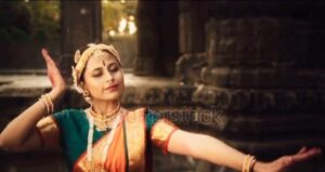 Vaibhavi Kapoor Instagram - Here’s to my throwback Bharatnatyam dance video ✨

#throwback #bharatnatyam 
#bharatanatyamdance