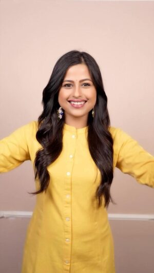 Vaibhavi Kapoor Instagram - Say goodbye to after makeup struggles and hello to nourished skin! 💛 @GarnierIndia’s Oil-Infused Micellar Water is my trusted companion for heavy waterproof makeup removal without compromising on hydration. Perfect for sensitive skin.✨
.
.
.
#GarnierIndia #GURWM #Ad #Skincare #OneSwipeAway #MicellarWater #GarnierMicellarWater