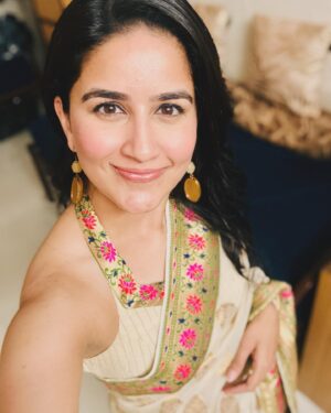 Vaidehi Parashurami Instagram - Me and my selfies saying goodbye to 2024 and welcoming 2025! ✨

#selfie #selfielove 
#selfiequeen👑 #goodbye2024 
#welcome2025 #bekind