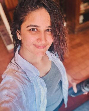 Vaidehi Parashurami Instagram - Me and my selfies saying goodbye to 2024 and welcoming 2025! ✨

#selfie #selfielove 
#selfiequeen👑 #goodbye2024 
#welcome2025 #bekind