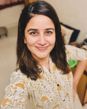 Vaidehi Parashurami Instagram - Me and my selfies saying goodbye to 2024 and welcoming 2025! ✨

#selfie #selfielove 
#selfiequeen👑 #goodbye2024 
#welcome2025 #bekind