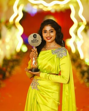 Vaishnavi Arulmozhi Instagram - All thanks to my extended family 💚

Costume : @pvdesignerstudio 
Hair : @abirami.bl 

#vaishnavi #vaishnaviarulmozhi