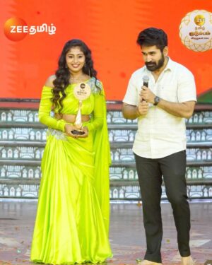 Vaishnavi Arulmozhi Instagram - All thanks to my extended family 💚

Costume : @pvdesignerstudio 
Hair : @abirami.bl 

#vaishnavi #vaishnaviarulmozhi