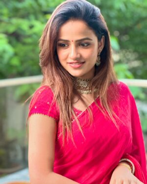 Vaishnavi Chaitanya Instagram - “2024, you’ve been magical. A year of lessons, growth, love, and gratitude. From moments of joy to great achievements , I’m truly blessed to have incredible people who cheer me on and believe in me. Thank you to each and every one of you who made this journey so beautiful. Here’s to stepping into 2025 with hope, love, and dreams waiting to unfold. Wishing you all an amazing year ahead filled with happiness and success!”❤️✨
.
.
#2024 #dump