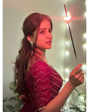 Vaishnavi Chaitanya Instagram - Wrapped in lights, flowers, love and a little bit of sparkle…..
HAPPY DIWALI❤️✨
.
.
.
#diwali