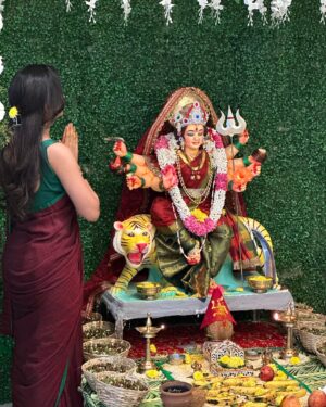 Vaishnavi Chaitanya Instagram - Find peace in knowing that god will always lead you where you need to be.
Jai mata di ❤️✨