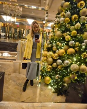 Valentina Shevchenko Instagram - Happy New Year 2025 ! 🎄❄️☃️✨️❤️