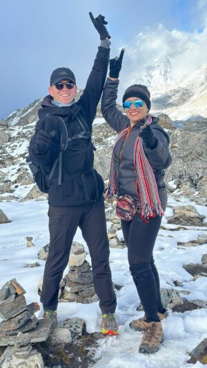 Vandana Lalwani Instagram - Who says you can’t bring Bhangra vibes to the Everest Base Camp? 🎶🕺💃 
Trekking with @matthew.rwk from New Zealand led to this epic dance-off on ‘Tunak Tunak Tun Ta Da Da’! 💃🌏 Dance truly is a universal language, and when you’re conquering summits, it’s all about embracing the journey and having fun along the way. 🏔️✨ 
#EverestBaseCamp #TrekkingAdventures #BhangraOnTheMountains #UniversalLanguage #SummitsAndSmiles #vandanalalwani
