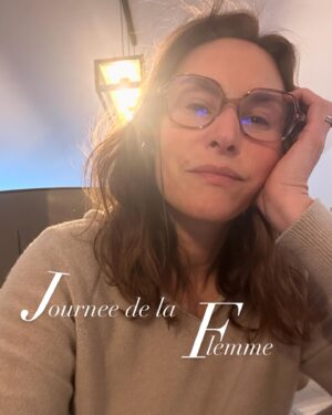 Vanessa Demouy Instagram - faire une pause ! rester chez moi dans ma bulle … sans culpabiliser… sans se juger … juste parce que le corps et le mental en ont besoin ! j ai du mal à lâcher prise ,  à laisser être , mais aujourd’hui je m autorise … et vous savez quoi ?! ça fait un bien fou … savoir s écouter reconnaître les signaux c est tellement important ! et vous ? vous y arrivez à vous octroyer ces moments là? #pause #bienetre #santementale #prendresoindesoi #estimedesoi #confianceensoi #seressourcer #calme #douceur