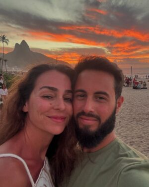 Vanessa Martins Instagram - Acabei o ano com uma virose mas comecei o ano no Brasil com a melhor companhia do mundo ❤️ 
A última foto partilho para dar ideias às pessoas que gerem os supermercados em Portugal. 🚀 Brasil a viver em 2050 em relação aos animais de estimação. 
Ahh e já sinto saudades da água de coco.