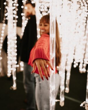 Vanessa Morgan Instagram - Merry Christmas Eve from me and my fiancé 😭💍🎁
.
.

💍: @brilliantearth 
📸: @unspokenphotography