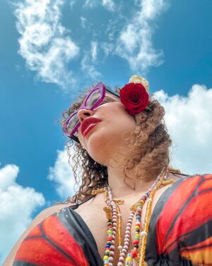 Vanessa da Mata Instagram - Feliz ano novo
Gratidão ao nosso corpo
À vida
Saúde
Saúde
saúde
Disposição, ciência das coisas, fé fé fé 
Amor e alma com energia vital para correr atrás do que queremos
E que perto de nós, estejam os bons e os que somam em bondade, carinho, consideração e respeito 🌹

#VanesssdaMata