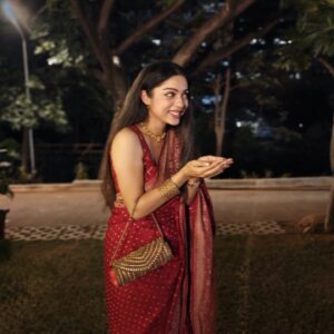 Varsha Bollamma Instagram - Mind voice : Sampradayini…suppiniiiii…suddapuuusaniiii 😌🙏🏻
 #VarShra 🤣