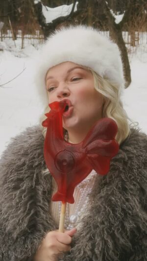 Varvara Shcherbakova Instagram - И ещё муд видео с петушком и девчонками🐔