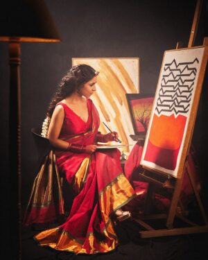 Veebha Anand Instagram - रंगों में जो बात है, वो अल्फ़ाज़ में कहाँ। 
हर लकीर एक कहानी, हर रंग में छुपा एक जहाँ।
- गुलज़ार

@rachitvoraphotography @sanalakhanifashionstylist @blush_on_by_shrutishah @the_hair_flares @shopmittisae
