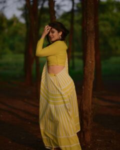 Actress Veena Nandhakumar HD Photos and Wallpapers January 2025