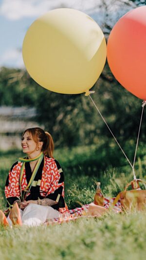 Veronica Verho Instagram - Vuoden 2024 tulen muistamaan aina ilosta. Nauroin ja hymyilin enemmän, kuin koskaan ja sen saman ilon haluan pitää vuodelle 2025. 🤍 Ihanaa uutta vuotta!