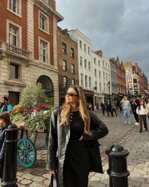 Victoria Baldesarra Instagram - Feels good to be back 🇬🇧